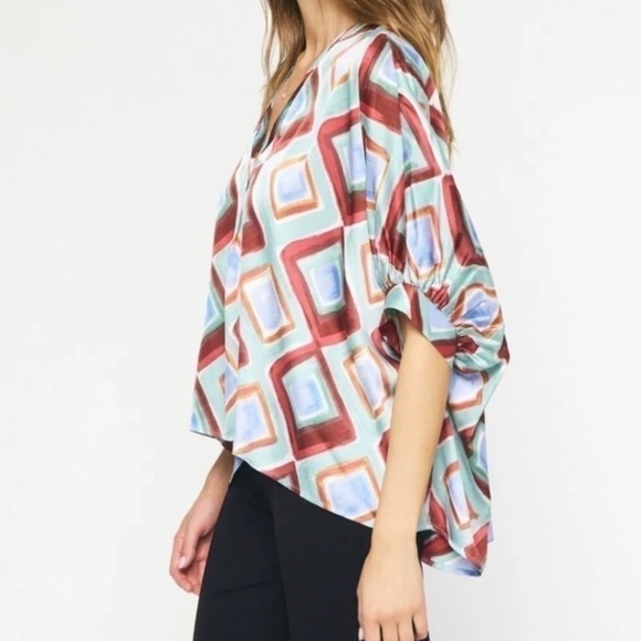 Entro Watercolor Diamond Oversized Blouse - Picture 3 of 9